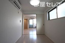 居間