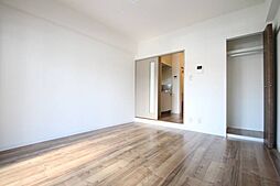 アーリエス原 4階1Kのリビング/ダイニング