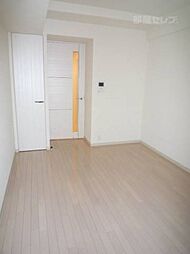 ライジングコート瑞穂通 5階1Kのリビング/ダイニング