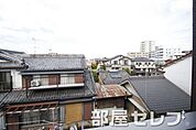 駅からも近いです。