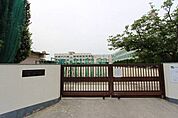 大江中学校 595m