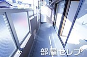 洗濯物もたくさん干せるベランダです。