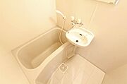 キレイなバスルームです。3Ｃ号室の写真です。