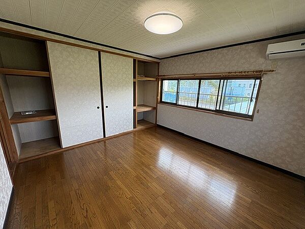 洋室を拡大表示