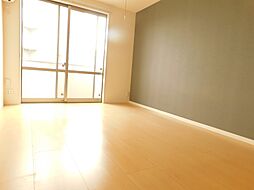 プルミエ・フルールII 2階1Kのリビング/ダイニング