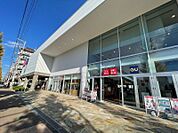 ジーユー板橋蓮根店 588m