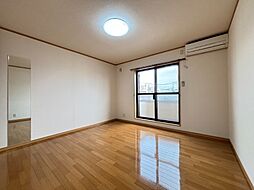 グラシアス・イーグル 205 2階1Kのリビング/ダイニング