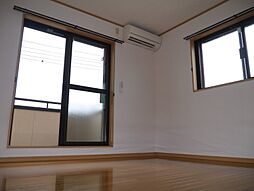 グラシアス・イーグル 107 1階1Kのリビング/ダイニング