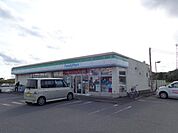 ファミリーマート鹿嶋平井店 210m