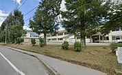軽井沢町立軽井沢東部小学校　約3.7km