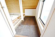 小屋裏収納付き