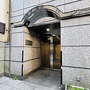 オフィスビル出入口