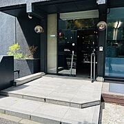 オフィスビル出入口