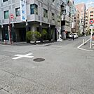 ビル前面道路