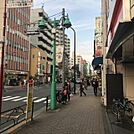 ビル前面道路