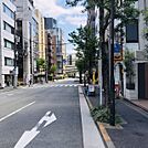 ビル前面道路