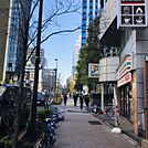 ビル前面道路
