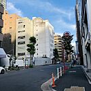 ビル前面道路