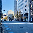 ビル前面道路