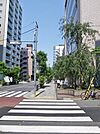 ビル前面道路