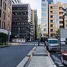 ビル前面道路