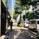 ビル前面道路