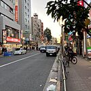 ビル前面道路