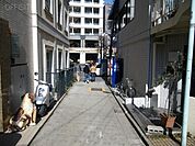 ビル周辺道路
