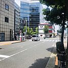 ビル前面道路