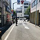 ビル前面道路