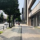 ビル前面道路