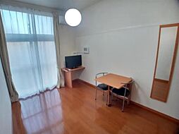 レオパレス大内越 102 1階1Kのリビング/ダイニング