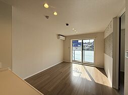 メゾンドノアール 202 2階2LDKのリビング/ダイニング