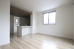 グランシャリオ 105 1階1SLDKのリビング/ダイニング