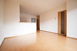 Skyfield A 2 1階2LDKのリビング/ダイニング