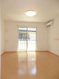 ミニヨン 102 1階ワンルームのリビング/ダイニング