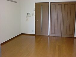 ロイヤルガーデン 403 4階1Kのリビング/ダイニング