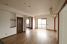 パールマンション東観音 501 5階3LDKのリビング/ダイニング