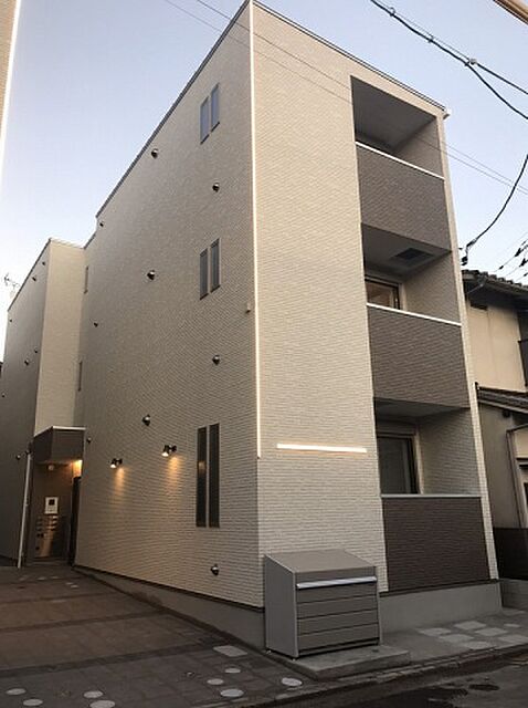 2 / 11