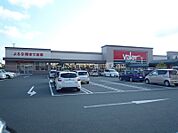 バロー豊川店 866m