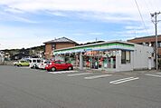 ファミリーマート豊川平尾店 295m