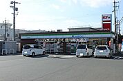 ファミリーマート豊川小坂井店 700m