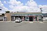 周辺：ファミリーマート新城西入船店 807m