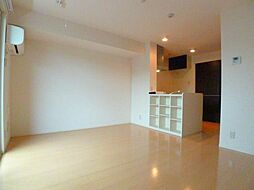 ロイヤルヒル共栄　I 3階1LDKのリビング/ダイニング