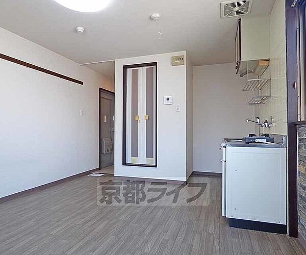 画像24:お部屋によってクロスが異なる場合があります。