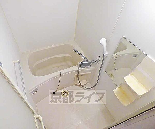 画像6:広々とした浴室となっております。