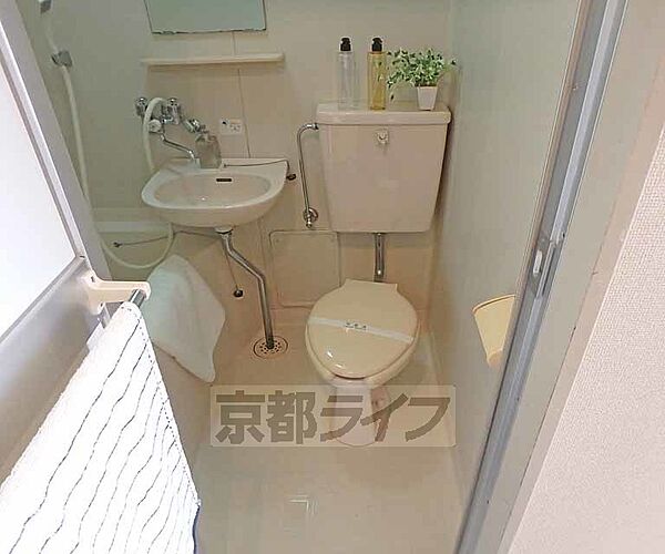 画像8:清潔感のあるトイレです。