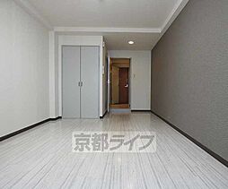 グランドールワタナベII 503 1階1Kのリビング/ダイニング