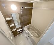 鏡の付いたお風呂です