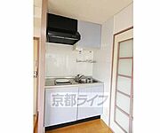電化コンロ付きのキッチン
